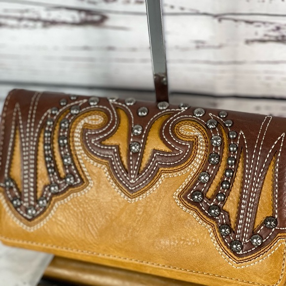Montana West Embroidered Collection Wallet - Picture 2 of 5